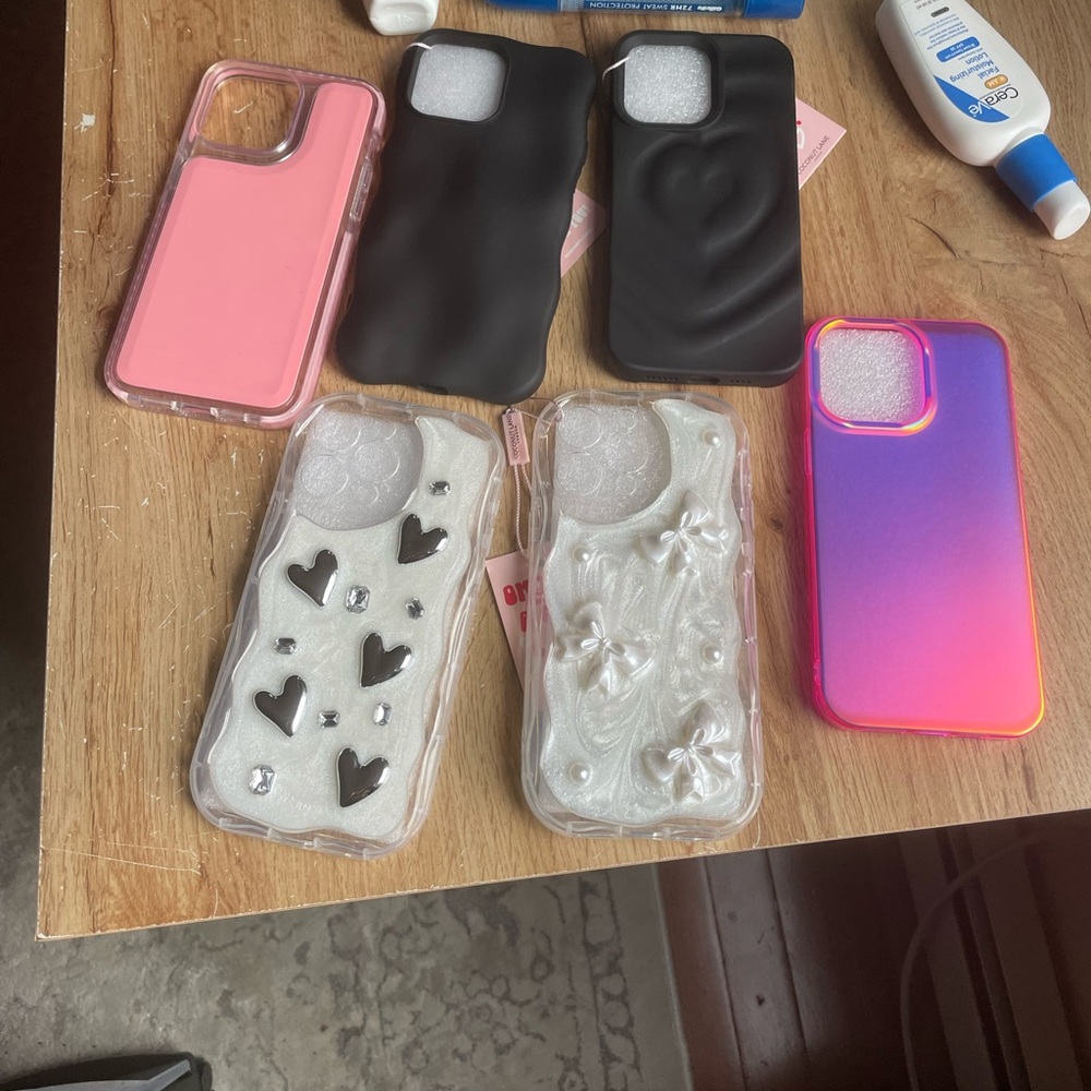iPhone 15 pro max . 6 for 35      Or  8$ each